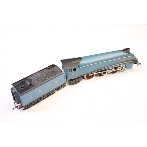 124 - Boxed Wrenn OO gauge W2212 4-6-2 Sir Nigel Gresley LNER locomotive plus a Hornby Dublo Cardiff Castl... 