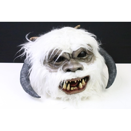 1531 - Star Wars - Hand-modelled character head of a Wampa from The Empire Strikes Back. Created by Sumisu ... 