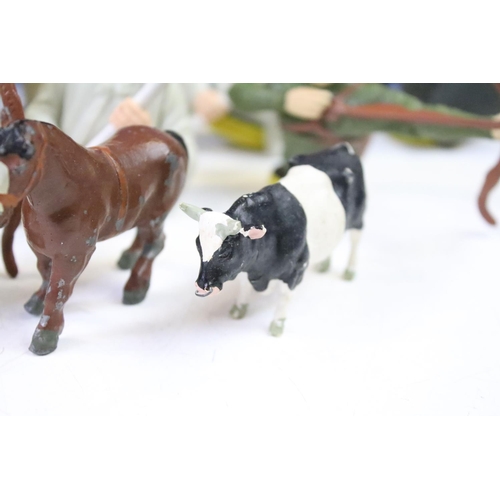 302A - Collection of plastic & metal figures to include Britains mid 20th C metal zoo / farm animals, Brita... 