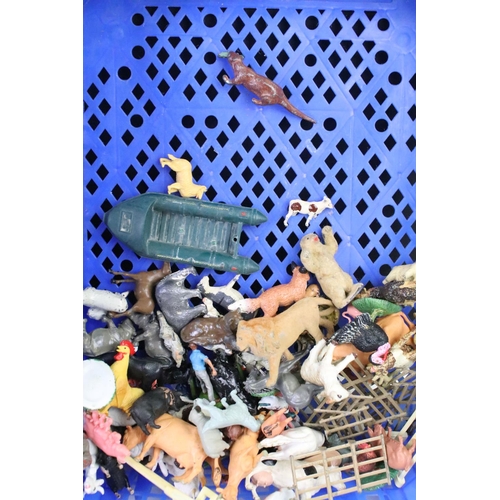 302A - Collection of plastic & metal figures to include Britains mid 20th C metal zoo / farm animals, Brita... 