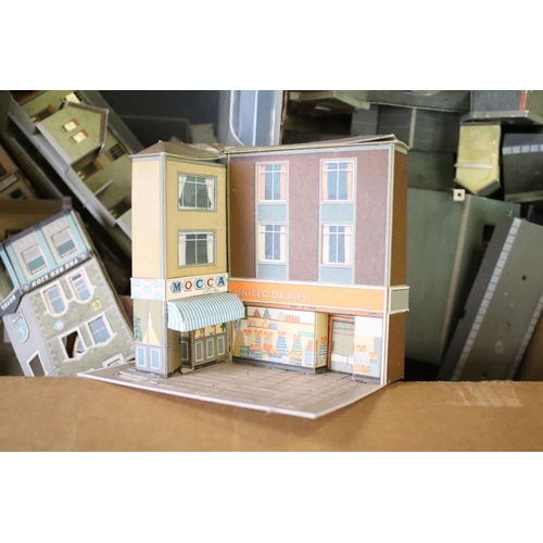 137 - Collection of OO gauge plastic & card trackside buildings and accessories featuring houses, platform... 