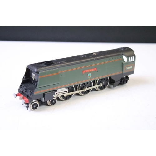140 - Four OO gauge locomotives to include Wrenn City of Wells, Hornby City of Nottingham, LNER Silver Lin... 