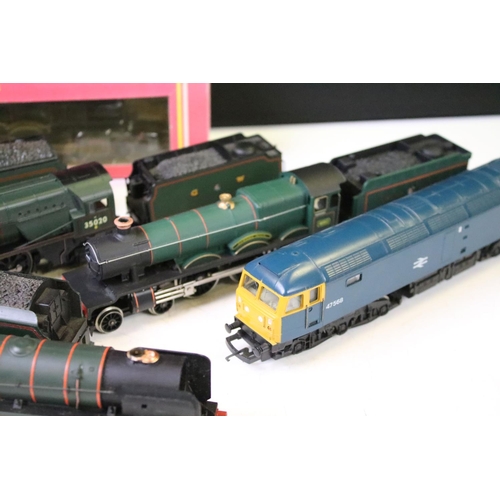 141 - Nine OO gauge locomotives to include boxed Hornby R298 GWR 4-4-0 Loco County Class County of Herefor... 