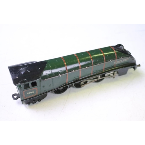 142 - Four Hornby Dublo locomotives to include Silver King, Silver King, LNER 9596 0-6-2, BR 0-6-2 in blac... 