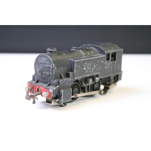 142 - Four Hornby Dublo locomotives to include Silver King, Silver King, LNER 9596 0-6-2, BR 0-6-2 in blac... 