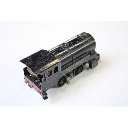 142 - Four Hornby Dublo locomotives to include Silver King, Silver King, LNER 9596 0-6-2, BR 0-6-2 in blac... 