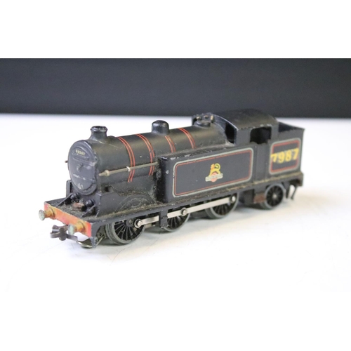 142 - Four Hornby Dublo locomotives to include Silver King, Silver King, LNER 9596 0-6-2, BR 0-6-2 in blac... 