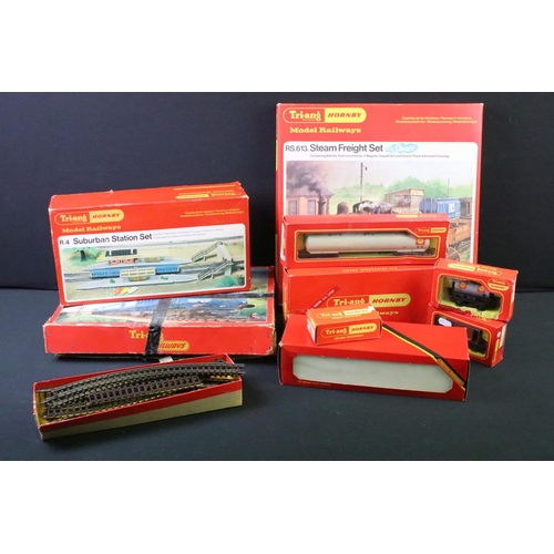 98 - Nine boxed Triang / Hornby OO gauge items to include RES613 Steam Freight Set, RS52 The Blue Pullman... 