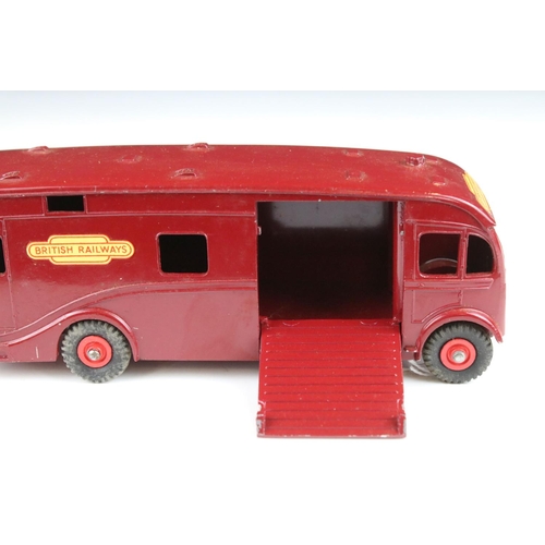 1390 - Boxed Dinky Supertoys 981 Horse Box diecast model, British Railways decals, diecast vg with paint ch... 