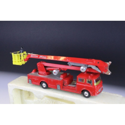 1391 - Two boxed Corgi Major diecast models to include 1127 Simon Snorkel Fire Engine & 1121 Chipperfield C... 