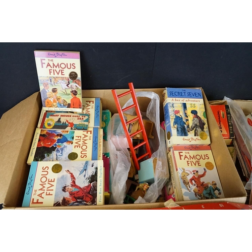 267A - Collection of various boxed and unboxed mixed games, toys and books to include boxed Scalextric Inte... 