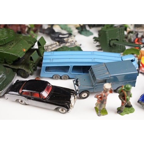 322 - Collection of 18 diecast models to include Dinky, Corgi and Britains examples featuring army related... 