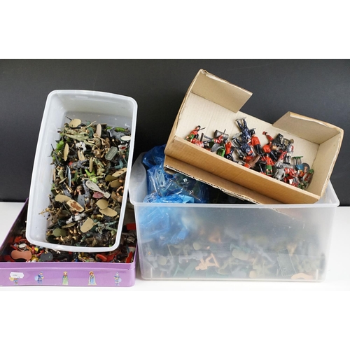 333 - Large collection of play worn plastic & metal figures, mostly soldier figures, to include Britains, ... 