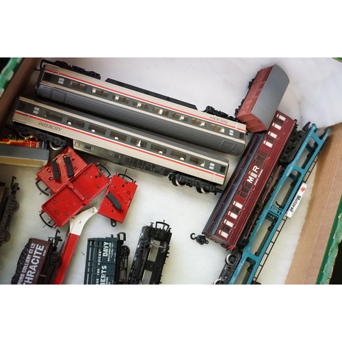 116 - Collection of OO gauge model railway to include Hornby Intercity car and stock set and 36 x items of... 