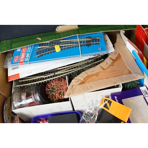 118 - Quantity of OO gauge model railway accessories to include scenery, various track, boxed Metcalfe bui... 