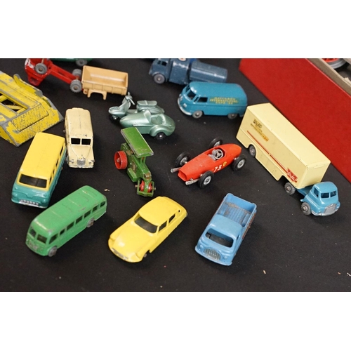 1320 - Around 28 play worn Matchbox Lesney 75 Series diecast models to include 42 Evening News Van, Car Tra... 