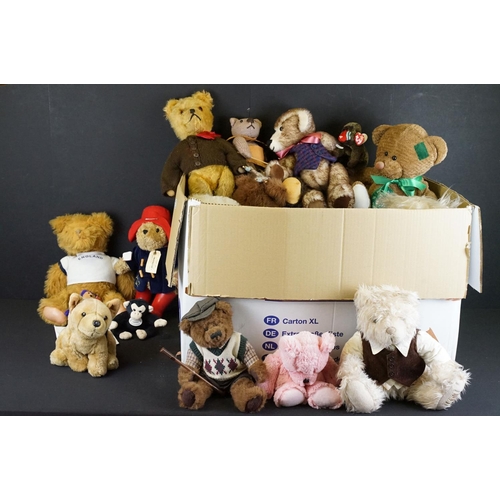 371 - Large collection of soft toys and various teddy bears to include Barton Bears, Pipsu, Paddington's 4... 