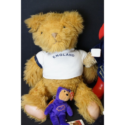 371 - Large collection of soft toys and various teddy bears to include Barton Bears, Pipsu, Paddington's 4... 