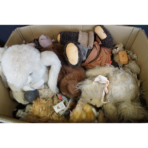 371 - Large collection of soft toys and various teddy bears to include Barton Bears, Pipsu, Paddington's 4... 