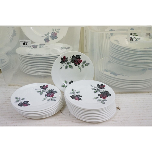 47 - Royal Albert 'Masquerade' pattern dinner service to include 19 dinner plates, 3 serving dishes, 4 si... 