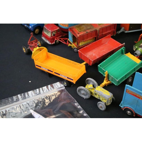 1253 - Around 25 mid 20th C onwards diecast models to include Corgi, Britains, Dinky and Matchbox featuring... 