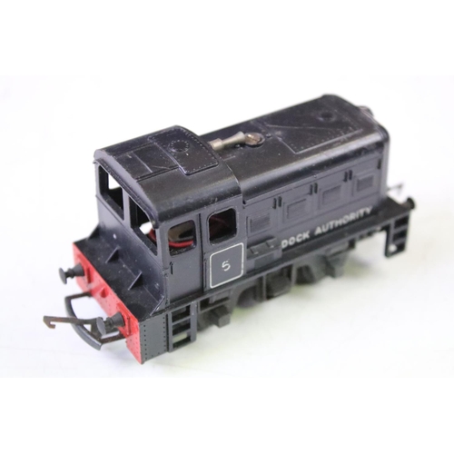 172 - 12 OO gauge locomotives to include Hornby The Kings Own Scottish Border, , Hornby The Sorter, Hornby... 