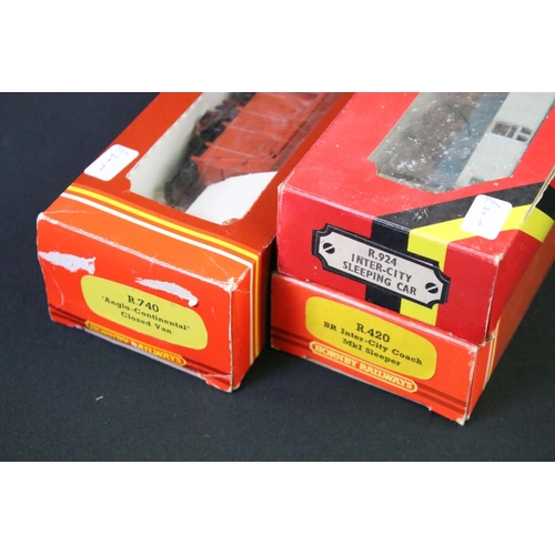 174 - 21 Boxed OO gauge items of rolling stock to include 16 x Hornby and 5 x Lima examples, all coaches t... 