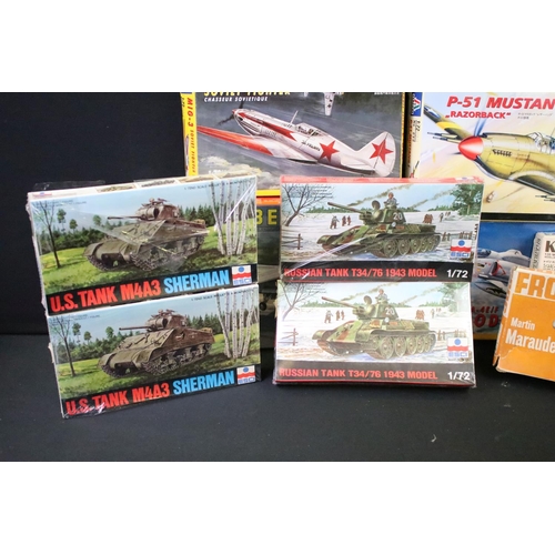 191 - 20 Boxed / bagged plastic model kits, mostly 1/72 scale, to include ESCI (no.s 8047 Russian Tank, 80... 