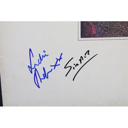 141 - Vinyl / Autographs - 4 Signed Richard Thompson albums, also including signatures by: Linda Thompson,... 