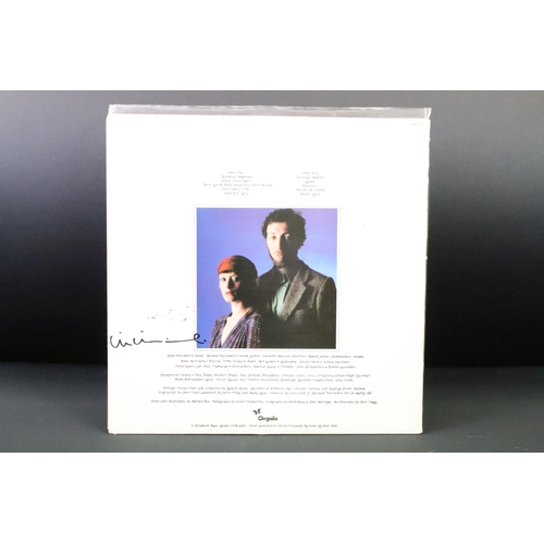 141 - Vinyl / Autographs - 4 Signed Richard Thompson albums, also including signatures by: Linda Thompson,... 