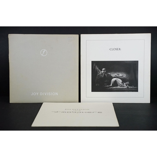 130 - Vinyl - 3 Joy Division LPs on Factory Records to include Closer (FACT 25) with printed inner, Vg+, S... 