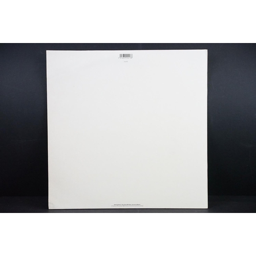 130 - Vinyl - 3 Joy Division LPs on Factory Records to include Closer (FACT 25) with printed inner, Vg+, S... 