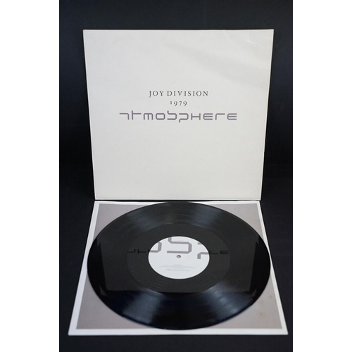 130 - Vinyl - 3 Joy Division LPs on Factory Records to include Closer (FACT 25) with printed inner, Vg+, S... 