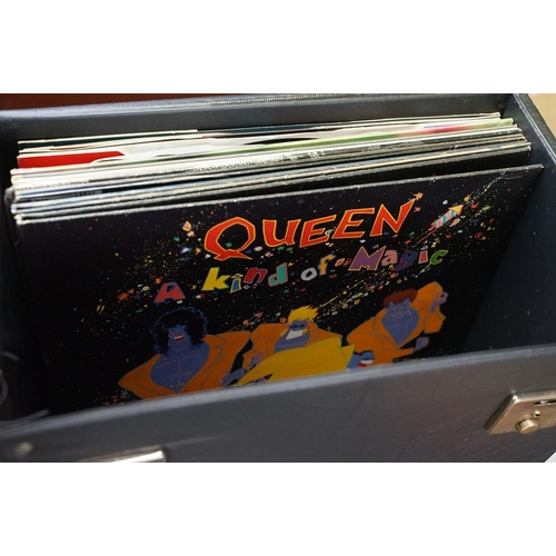 181 - Vinyl - 19 Queen & Members LPs, 7 12