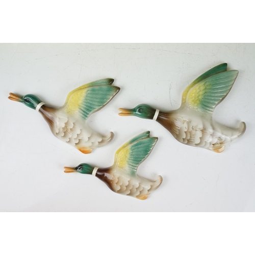 28 - Collection of seven ceramic wall plaques to include a Beswick Kingfisher (no. 729-1, approx 19cm wid... 