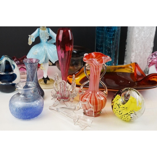 33 - Collection of mixed glassware to include a Whitefriars Kingfisher blue lobed vase (21cm high), White... 