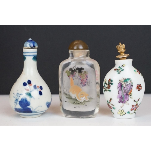 70 - Group of Oriental glass & ceramics to include a set of three Chinese ceramic boxes with white metal ... 