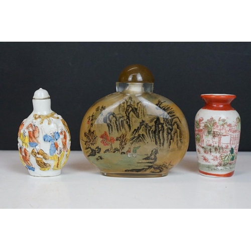 70 - Group of Oriental glass & ceramics to include a set of three Chinese ceramic boxes with white metal ... 