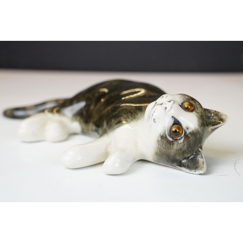 73 - Mike Hinton ceramic tabby cat wall plaque with glass eyes (numbered 10, approx 26cm wide); plus a pa... 