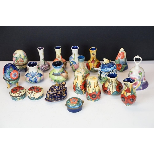 83 - Collection of Old Tupton Ware ceramics, around 20 pieces, to include small vases, honey pot, cruet s... 