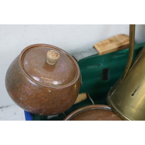 364 - Collection of mixed brass & copper ware to include cooking pans, kettle, jug, etc