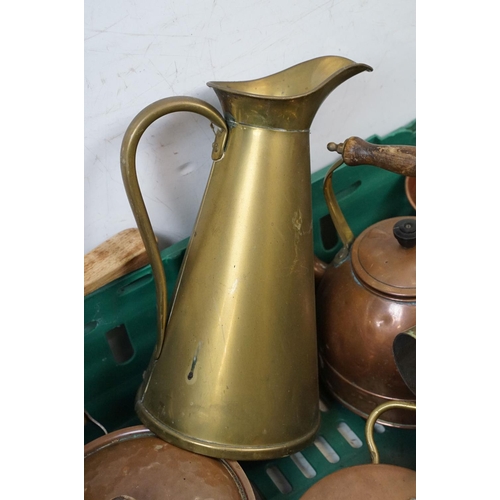 364 - Collection of mixed brass & copper ware to include cooking pans, kettle, jug, etc