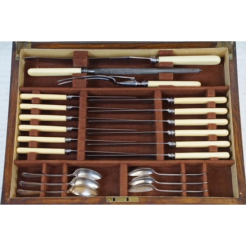 366 - Late 19th / early 20th C silver plated six-setting canteen of cutlery, housed within an oak box