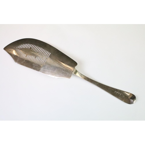 205A - Georgian silver hallmarked fish server, with fish detail to blade, London 1811, approx 30cm long