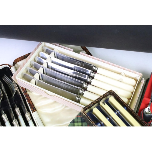 309 - A collection of mixed cased cutlery to include fish knive and forks together with a Will's Bulwark t... 