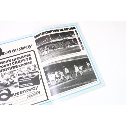 215 - Football Autographs - 1976 Manchester United v Southampton FA Cup Final 1976 - Four signed photos fe... 