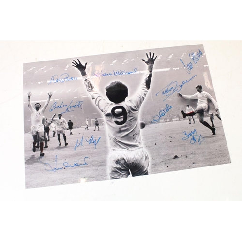 217 - Football Autographs & Programme - West Brom v Everton FA Cup 1966 - FC Final programme, ticket and s... 