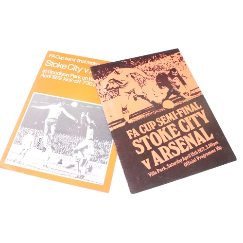 218 - Football Autographs & Programmes - Leeds United v Arsenal 1972 FA Cup Final - Colour photo signed by... 