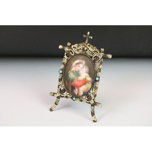 186 - 19th / Early 20th century Miniature Oval Ceramic Plaque painted with an image of a Mother and Child ... 