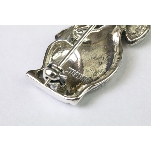 241 - Silver rabbit brooch